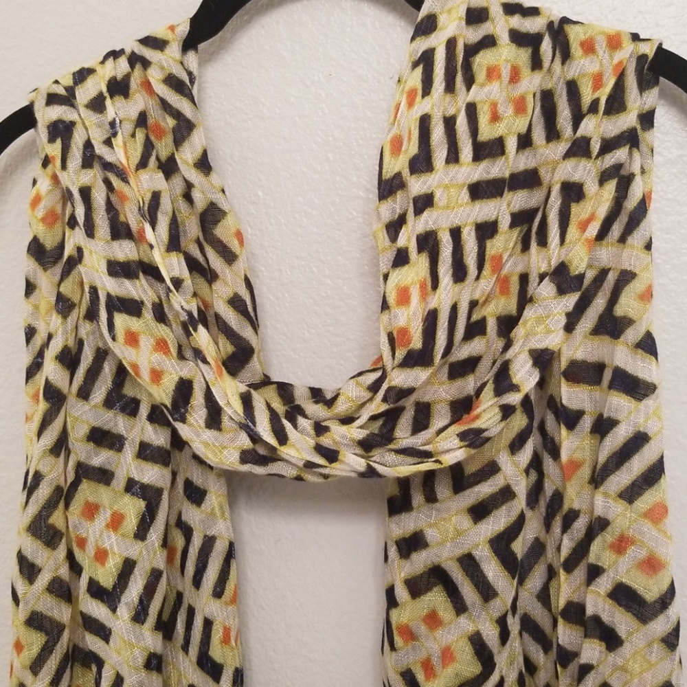 Patterned scarf - Picture 3 of 3